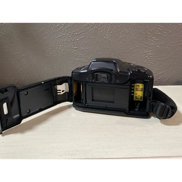 Chinon Genesis III Macro Zoom Lens 38-110mm Automatic Point Shoot Film Camera - Picture 5 of 9